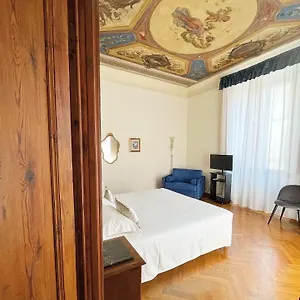 *** Affittacamere Cimabue 9 Italia